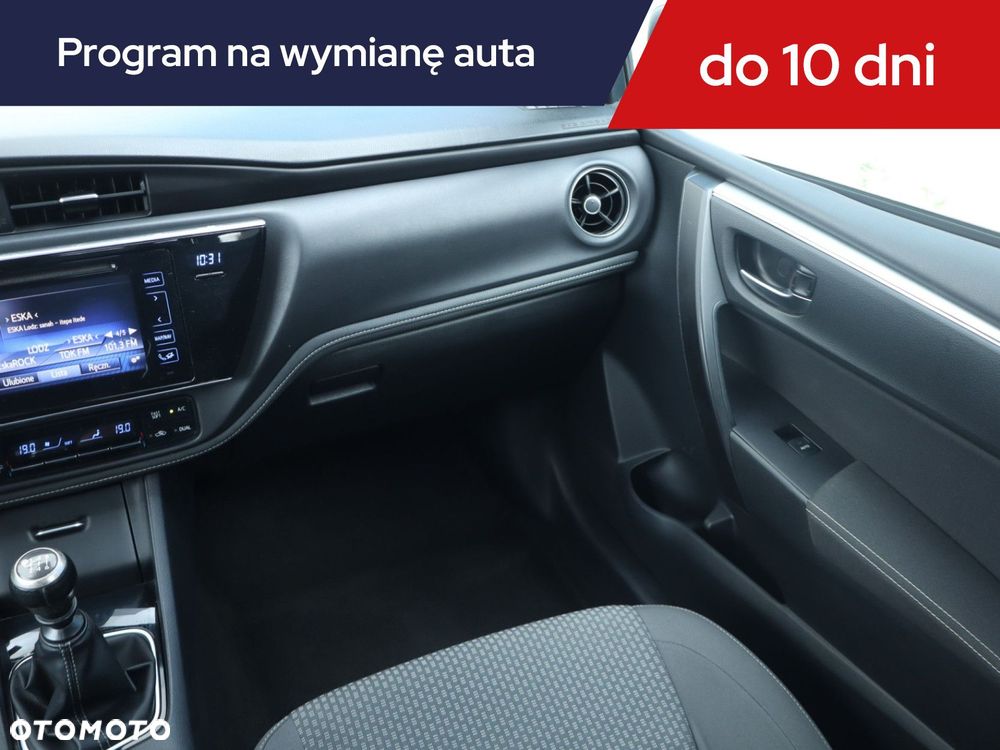 Toyota Corolla - 10