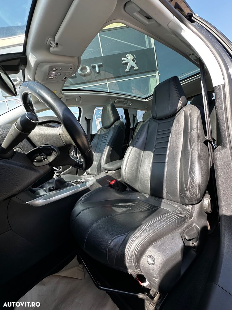 Peugeot 308 1.2 L PureTech Turbo Allure - 8