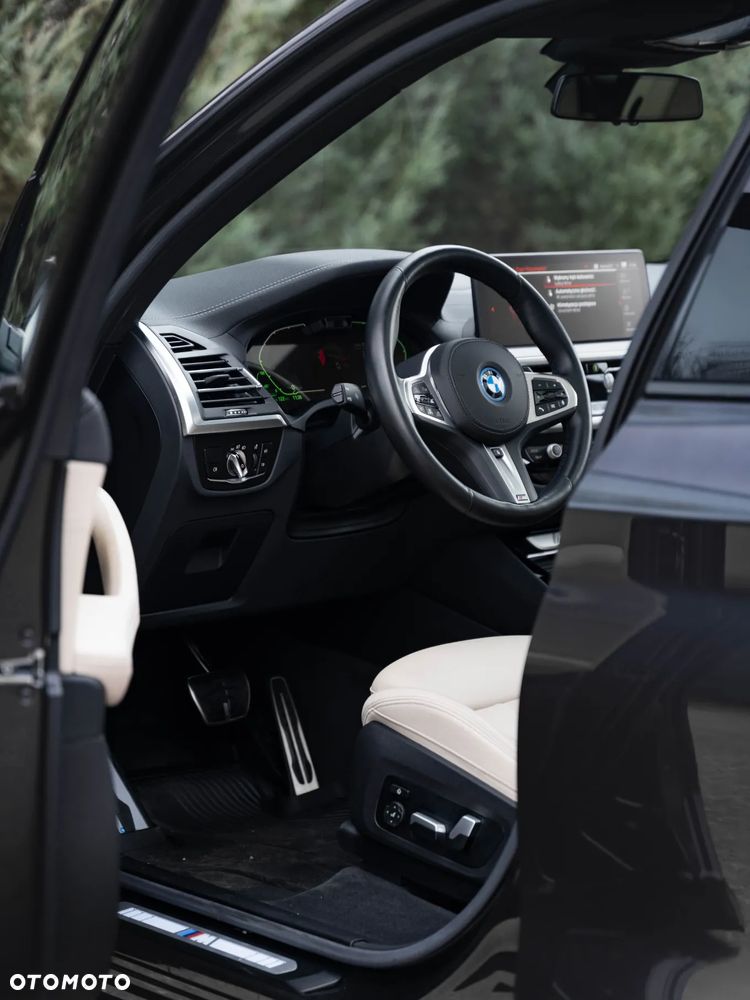BMW iX3 80kWh Impressive - 16
