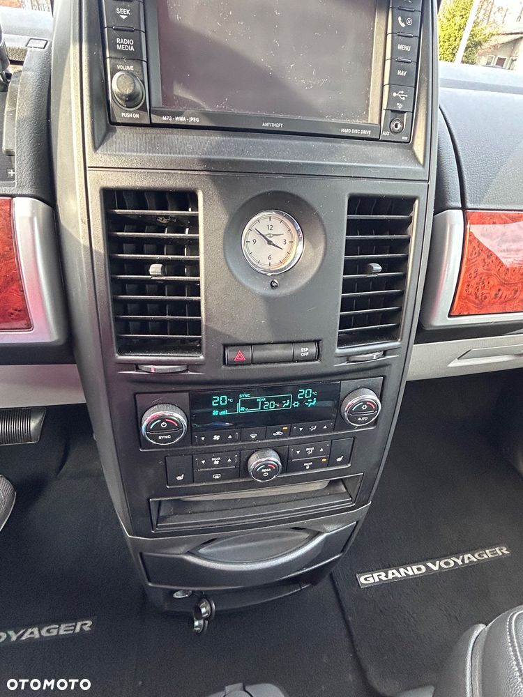 Chrysler Grand Voyager - 23