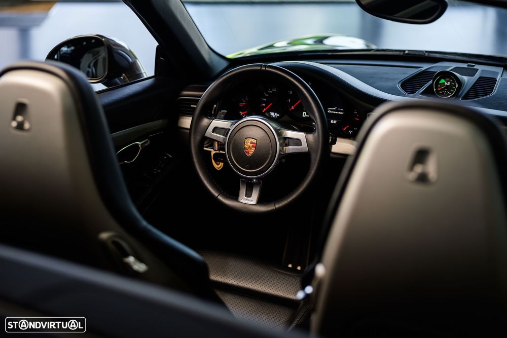 Porsche 911 (991) Carrera 4 GTS PDK - 17