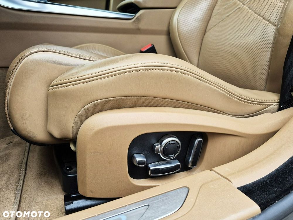 Jaguar XF - 24