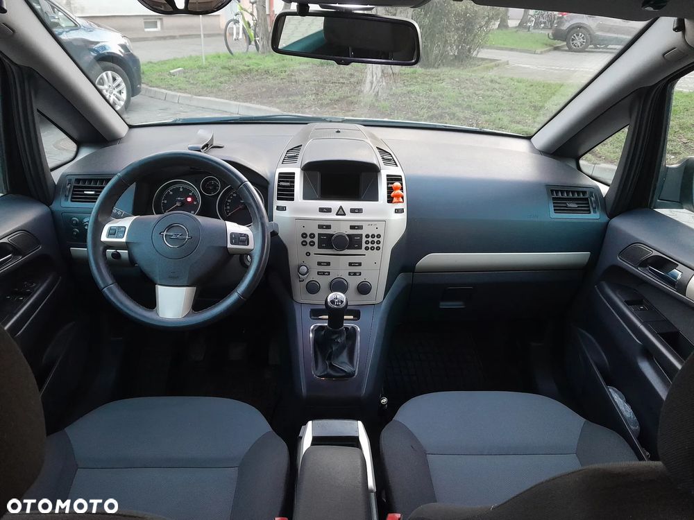 Opel Zafira 1.9 CDTI Essentia - 15
