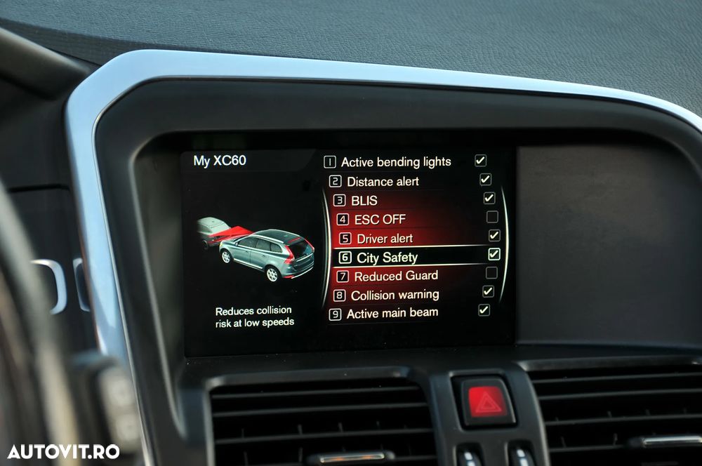 Volvo XC 60 D4 AWD Geartronic Linje Inscription - 32