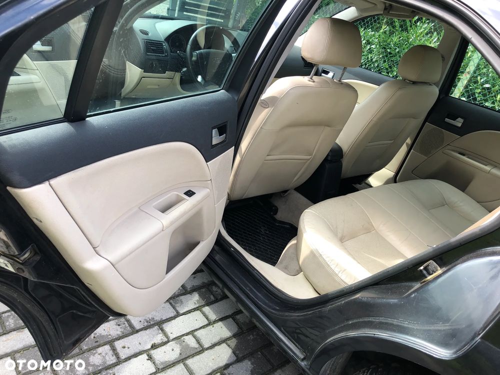 Ford Mondeo 2.0 TDDi Ghia - 12