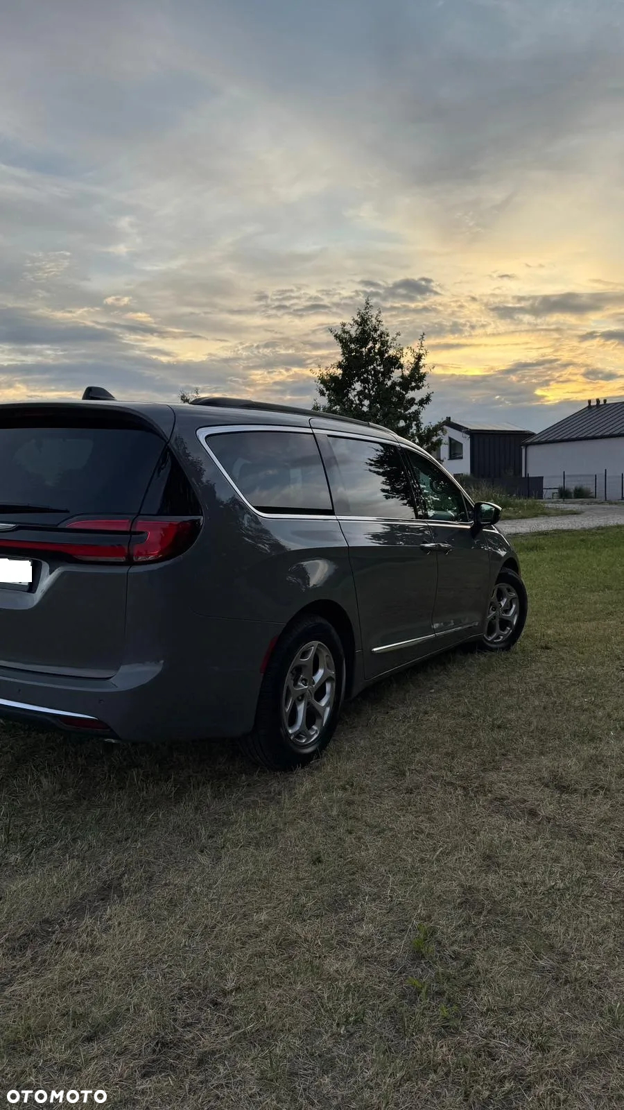 Chrysler Pacifica - 6