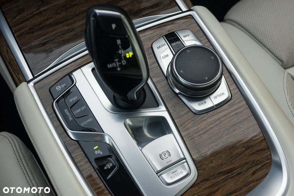 BMW Seria 7 - 24