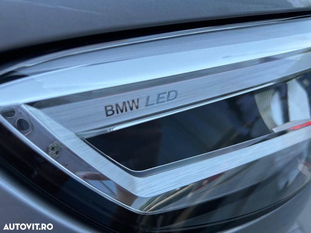 BMW X1 sDrive18d AT - 35