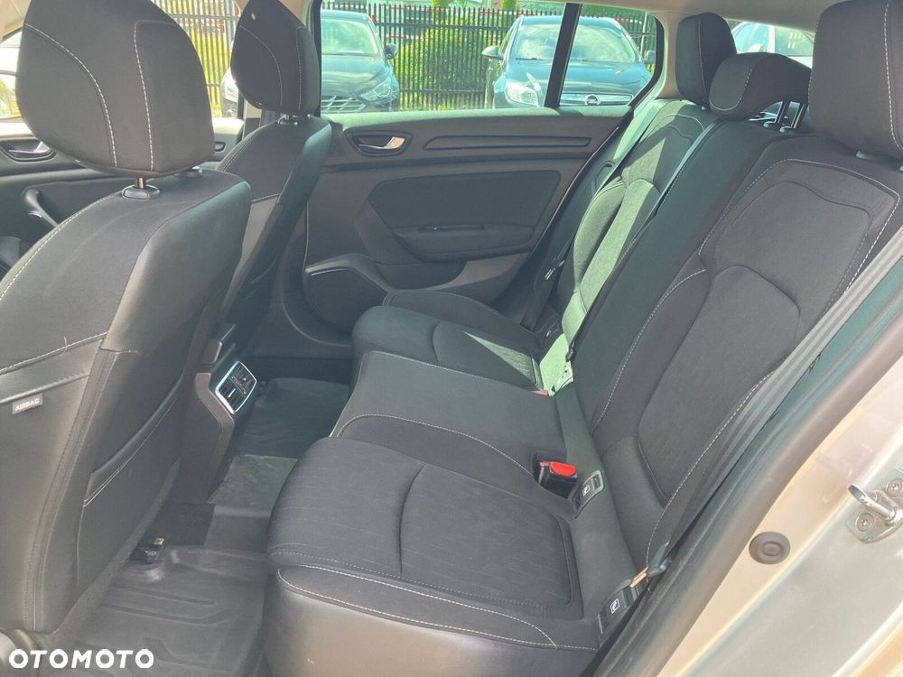 Renault Megane 1.5 Blue dCi Limited - 6