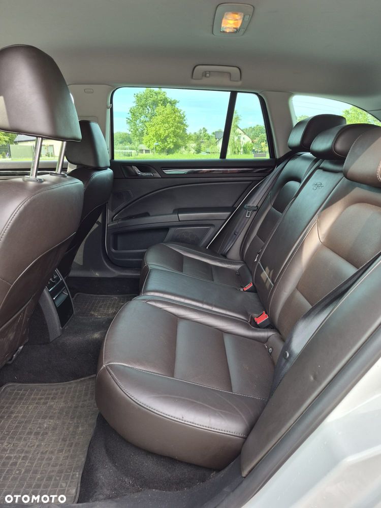 Skoda Superb 2.0 TDI 4x4 L&K DSG - 11