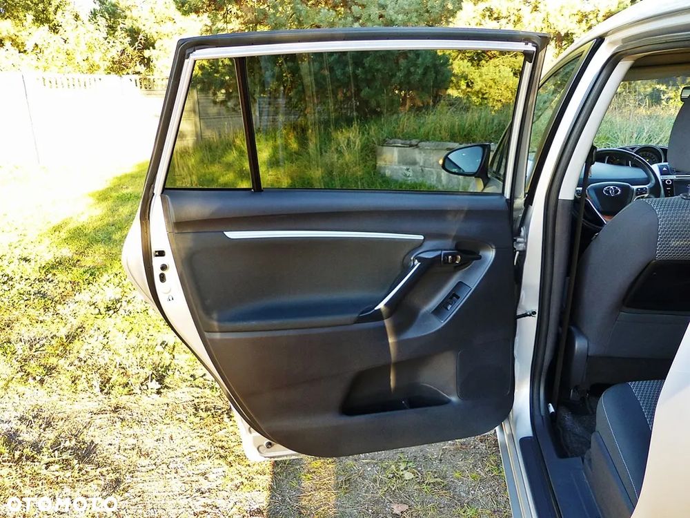 Toyota Verso 1.6 D-4D Premium - 21