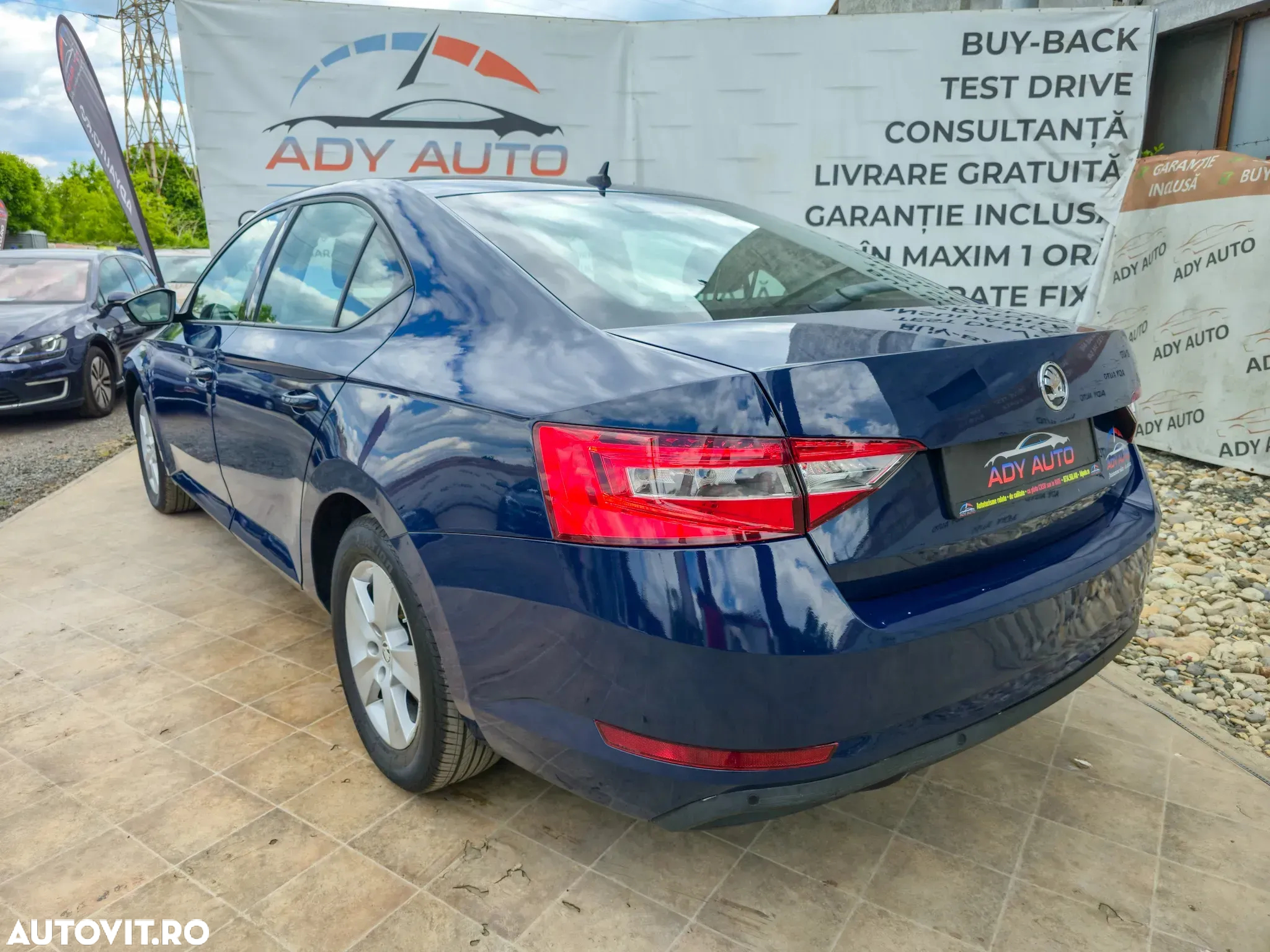 Skoda Superb 2.0 TDI Style - 4