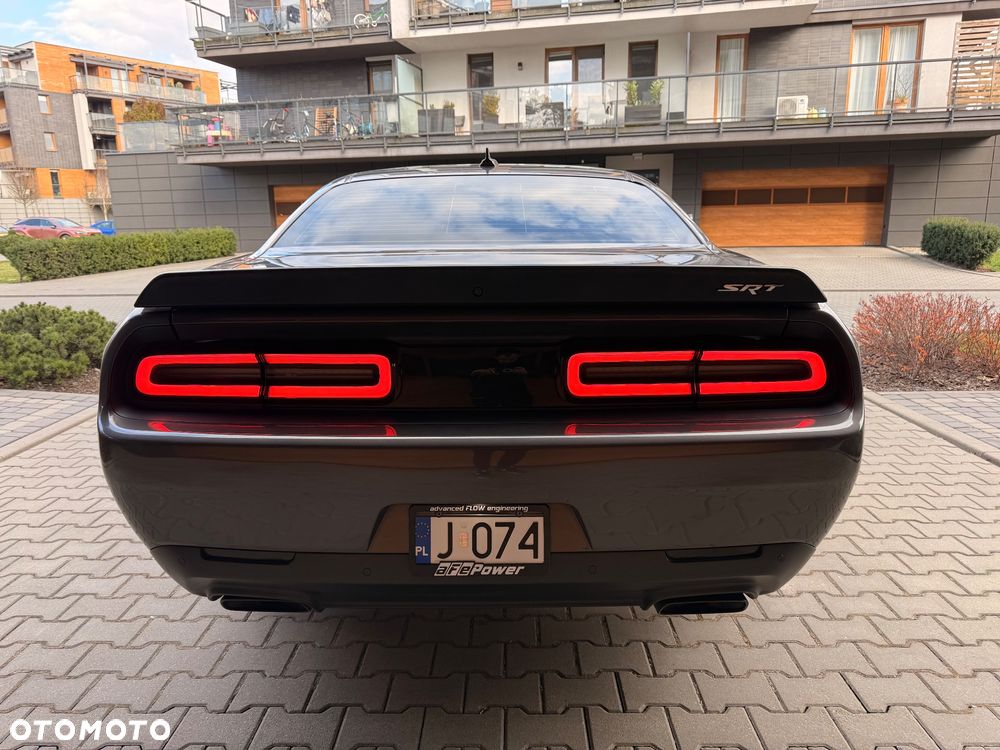 Dodge Challenger - 18