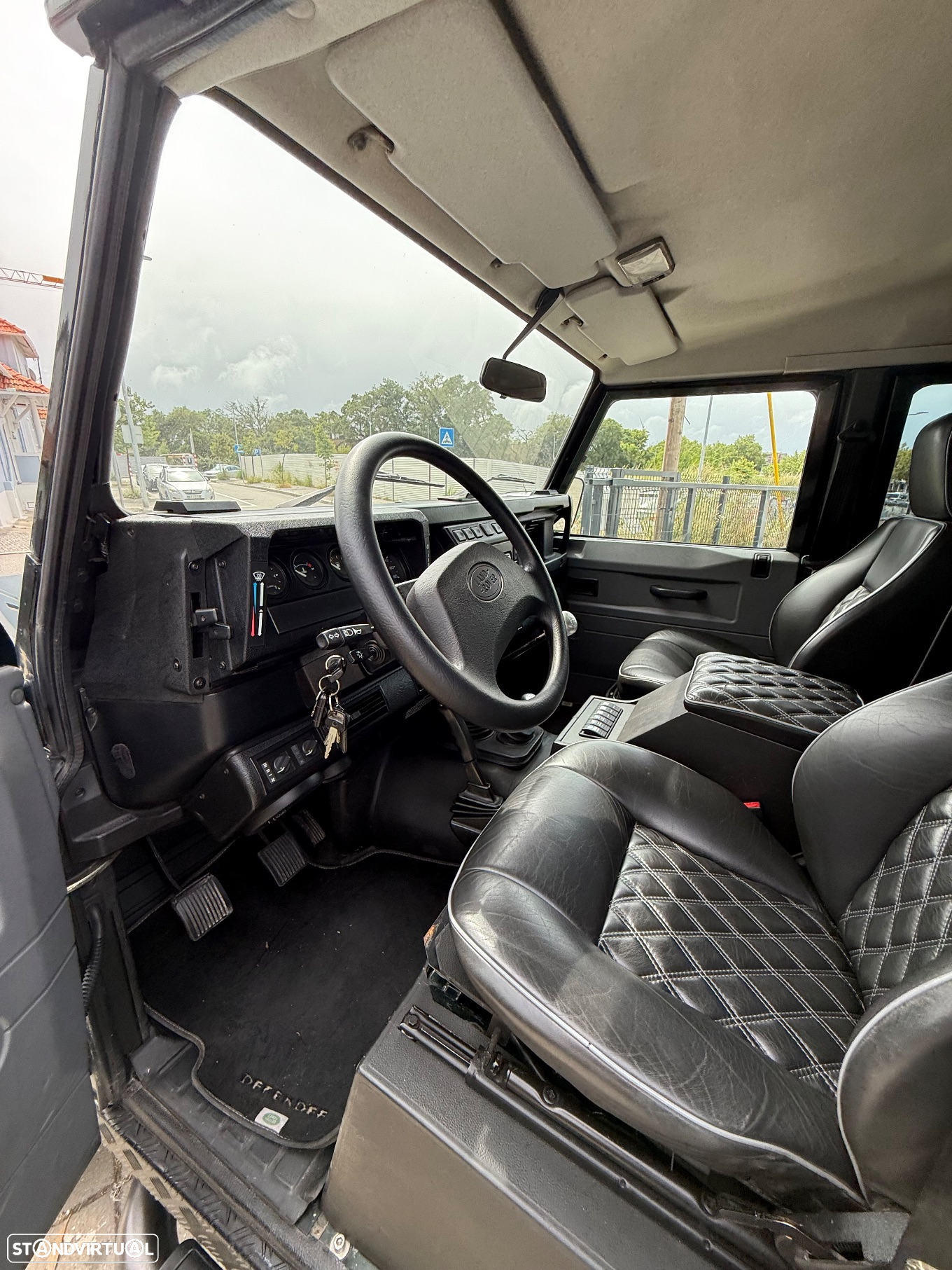 Land Rover Defender 130 CD 2.5 Td5 S - 21