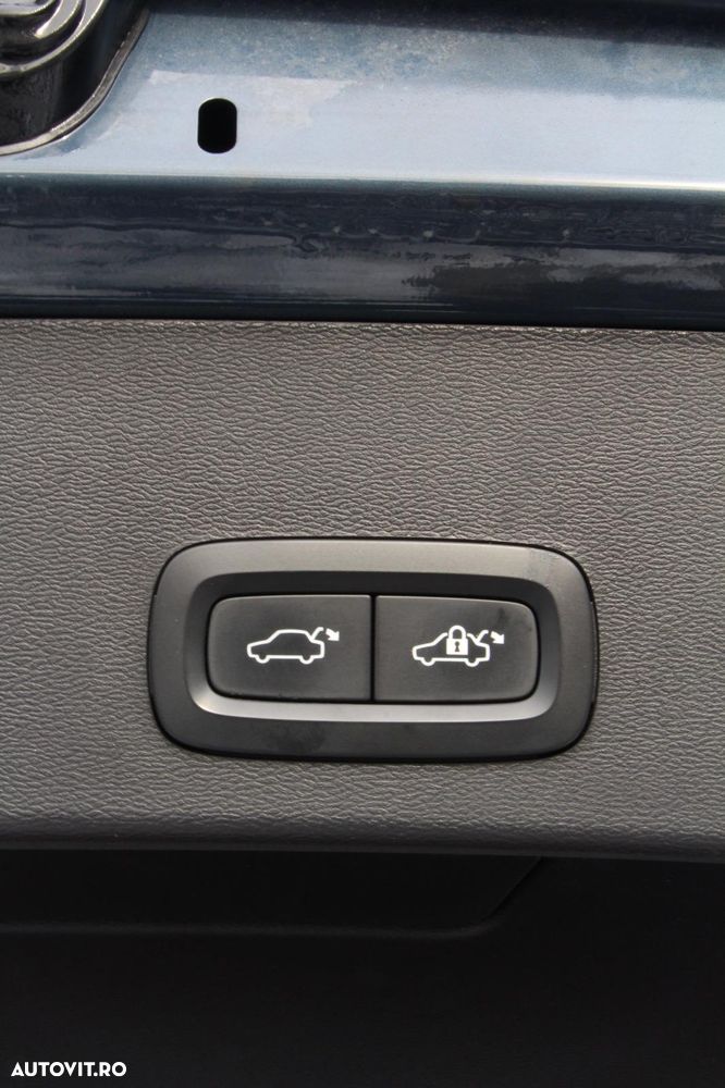 Volvo XC 40 Recharge Twin Motor AWD Ultimate - 33