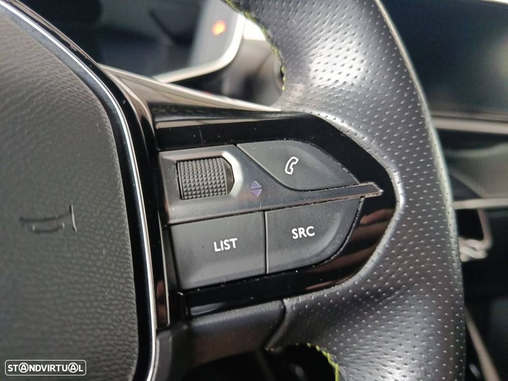 Peugeot 2008 1.2 PureTech GT - 17