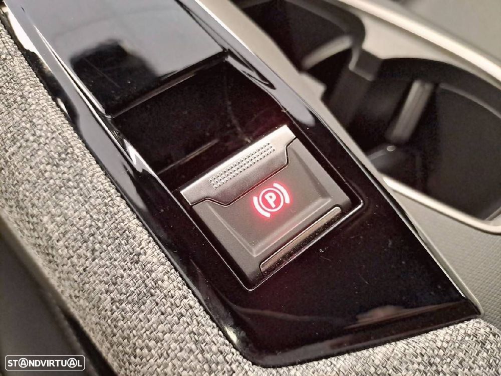 Peugeot 3008 1.2 Hybrid Allure e-DCS6 - 24