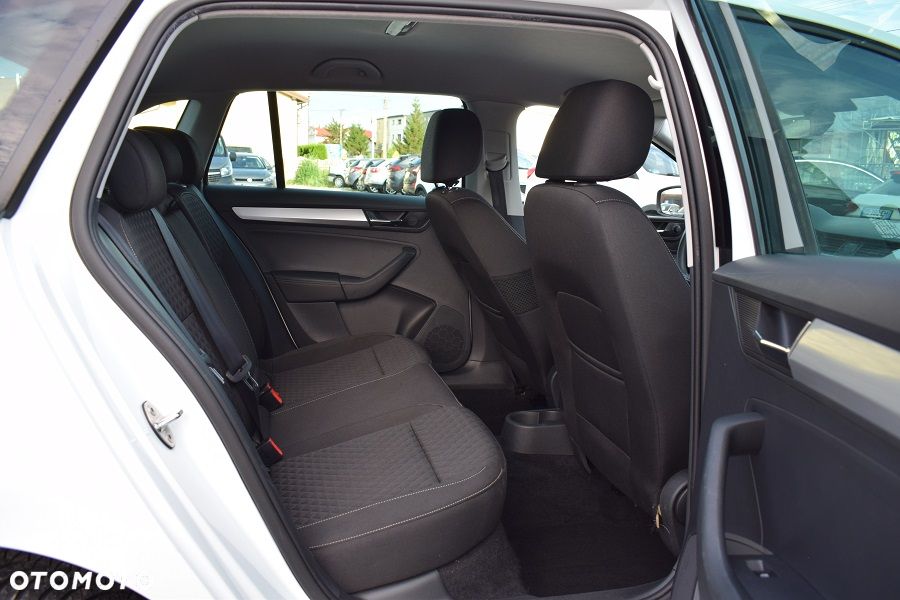 Skoda RAPID Spb 1.0 TSI Drive - 11