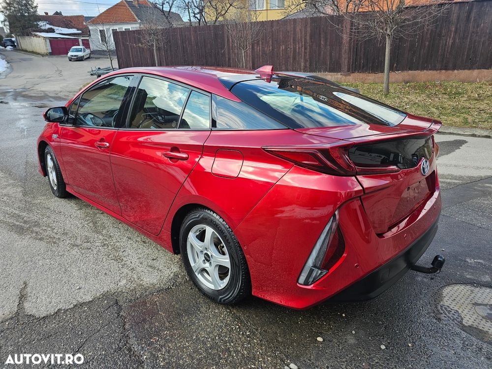 Toyota Prius (Hybrid) Life - 6