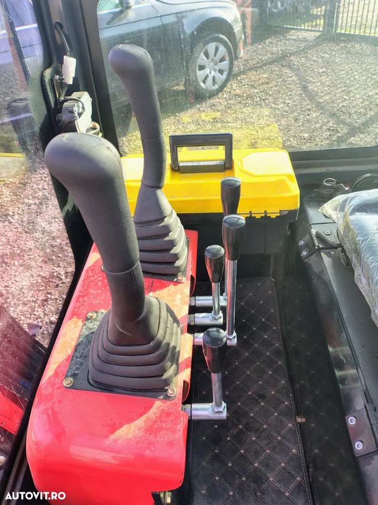 Cat MINI EXCAVATOR IRE15 - 10