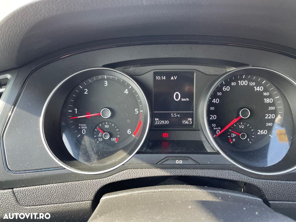 Volkswagen Passat - 11