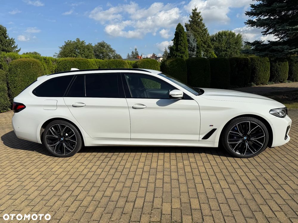 BMW Seria 5 530d xDrive Touring M Sport Edition - 8