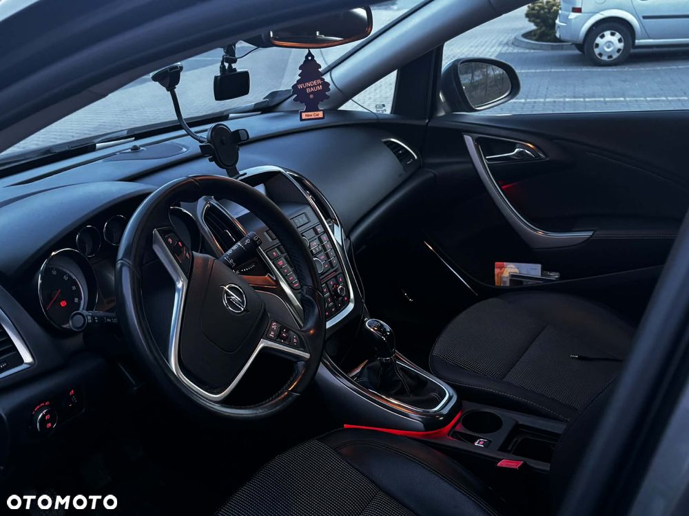 Opel Astra 1.4 T Enjoy S&S - 12