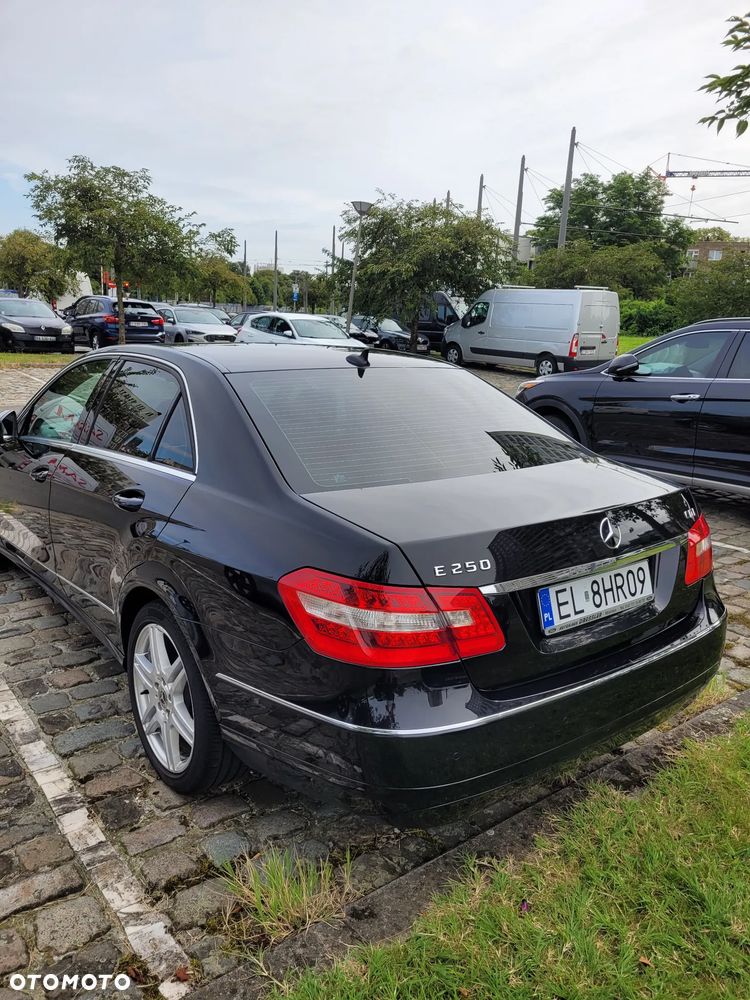 Mercedes-Benz Klasa E 250 CDI DPF BlueEFFICIENCY Automatik Elegance - 6