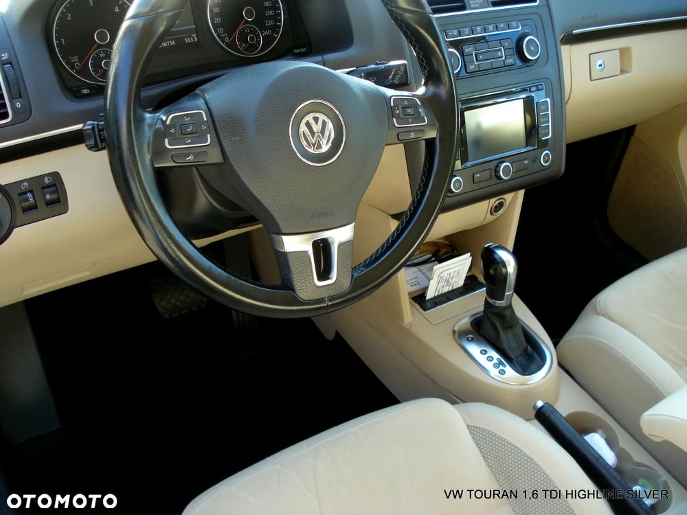 Volkswagen Touran 1.6 TDI DPF BlueMotion Technology DSG Highline - 4