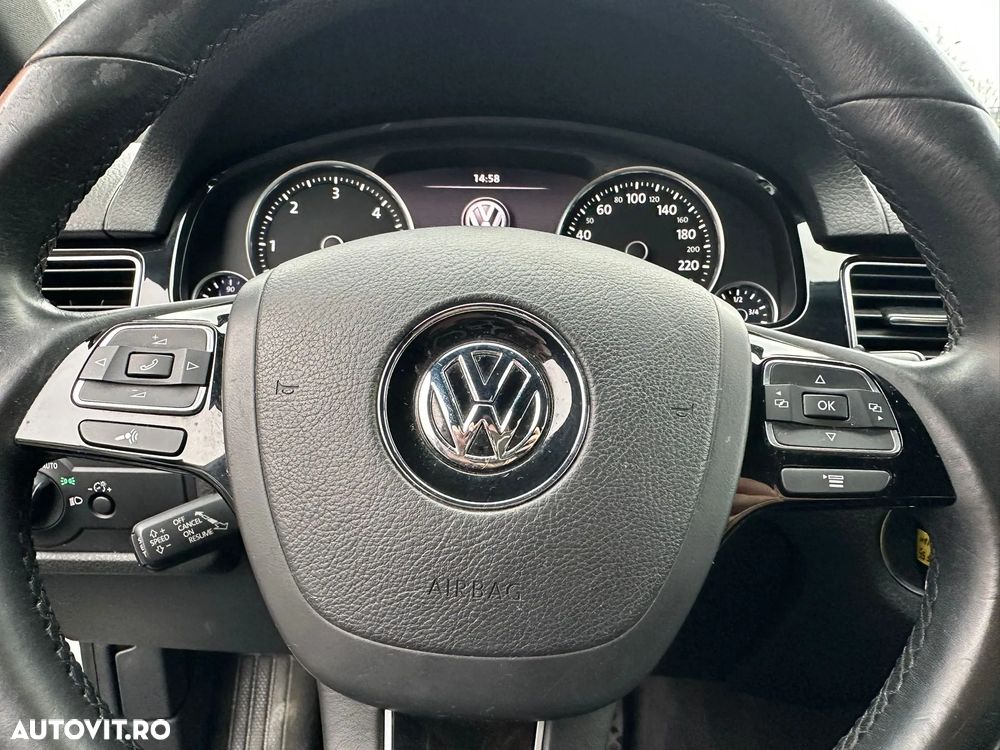 Volkswagen Touareg 3.0 V6 TDI BMT - 11