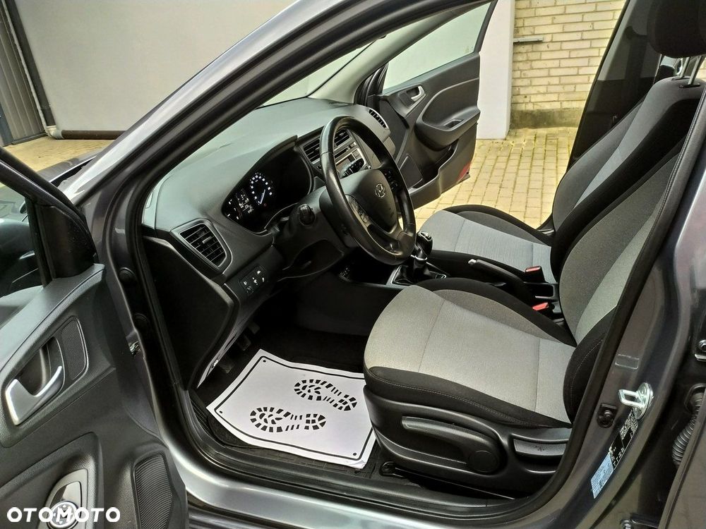 Hyundai i20 - 15