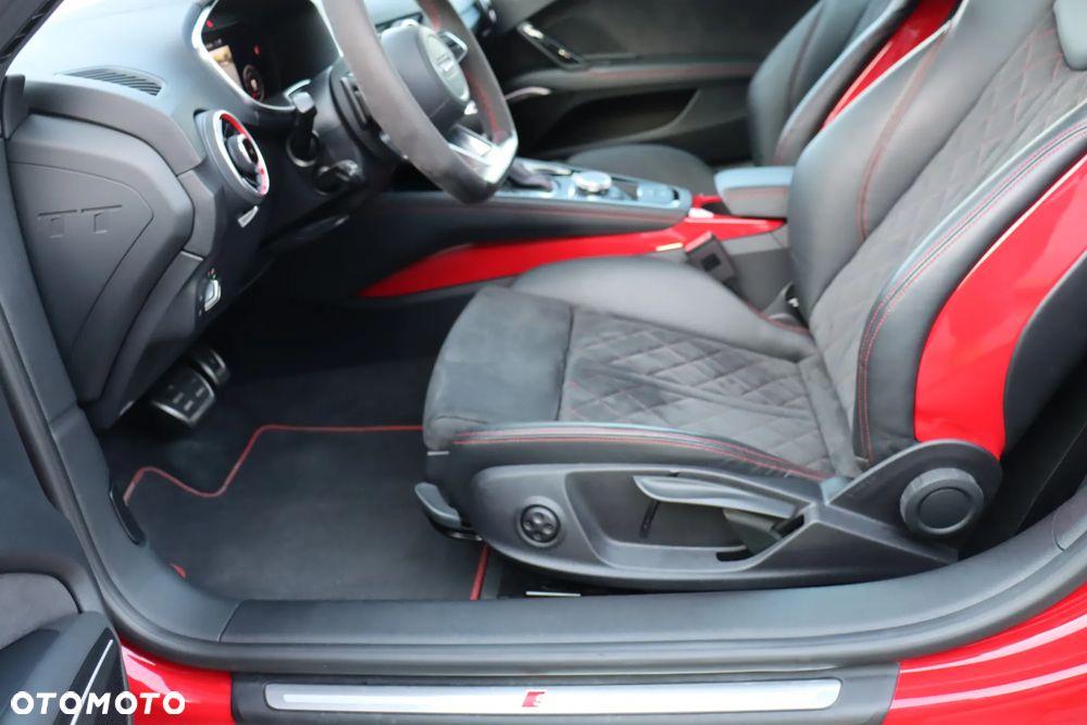 Audi TT Coupé - 17