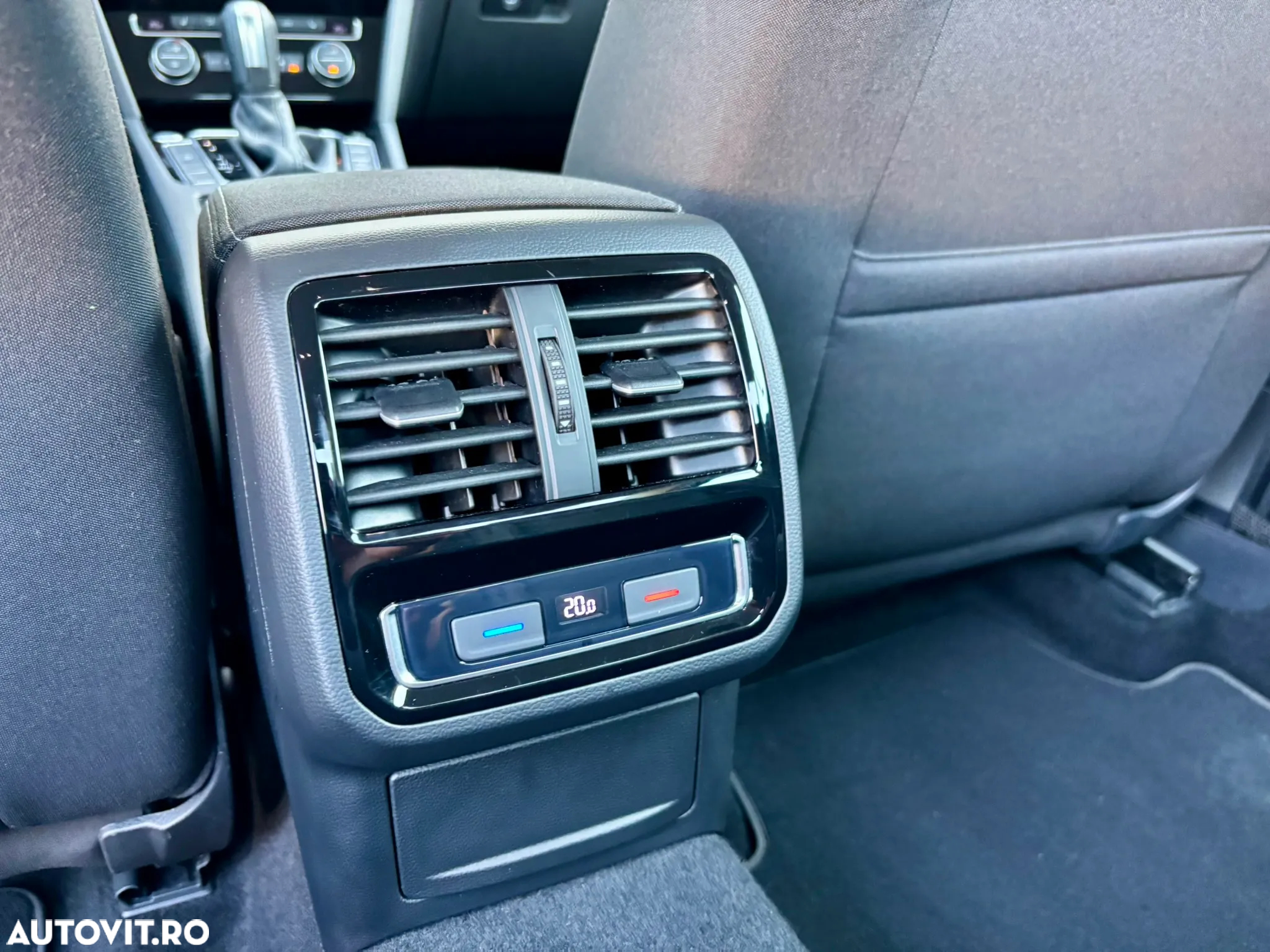 Volkswagen Passat 1.5 TSI ACT DSG Comfortline - 32