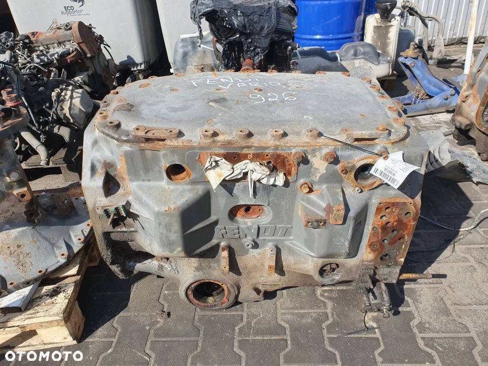 OBUDOWA TRAKTOR FENDT 926 VARIO SKRZYNI ML260 - 1