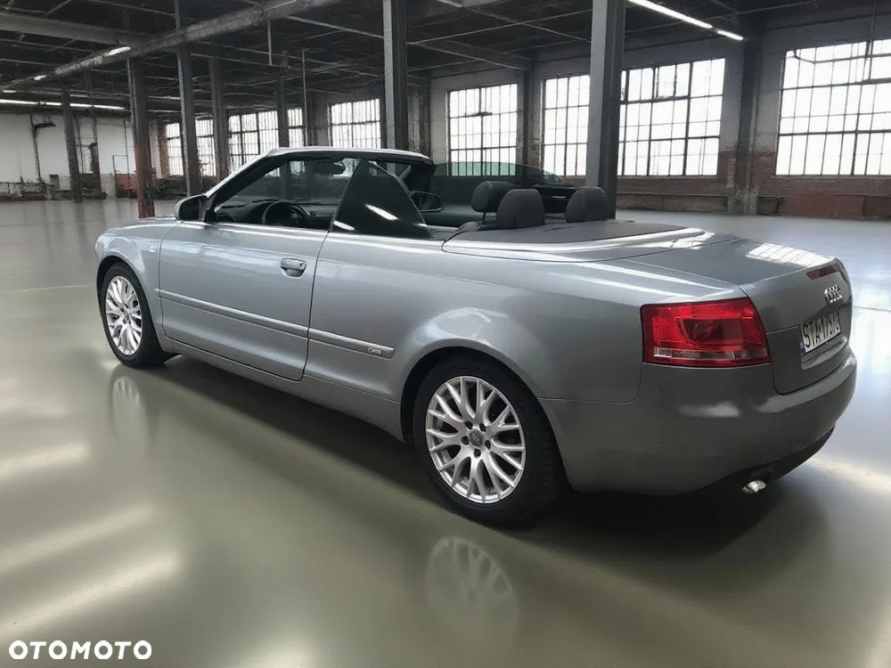 Audi A4 Cabrio 2.0 TDI DPF multitronic - 8