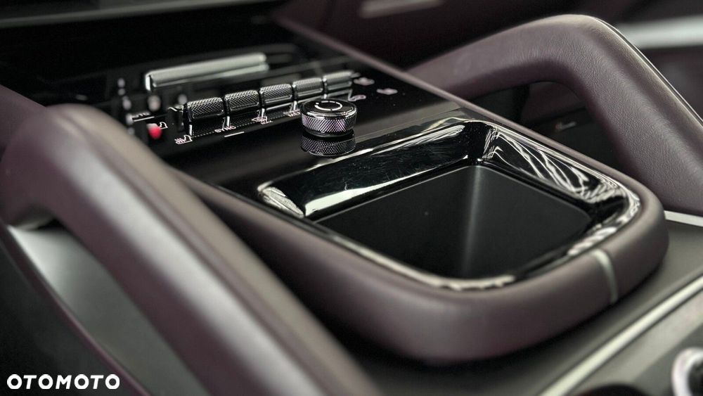 Porsche Cayenne - 22