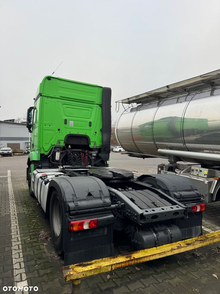 Mercedes-Benz Actros - 3
