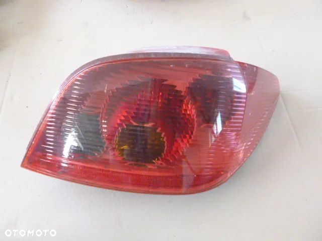 LAMPA PRAWY TYŁ PRAWA TYLNA PEUGEOT 307 HB 01-05 - 1