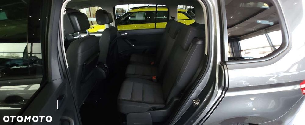 Volkswagen Touran - 24