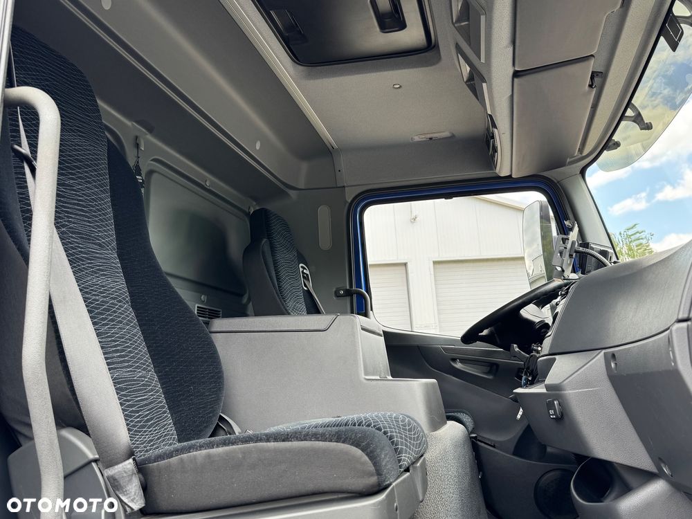 Mercedes-Benz ATEGO 816 KONTENER IZOTERMA  5.30m+ WINDA - 31