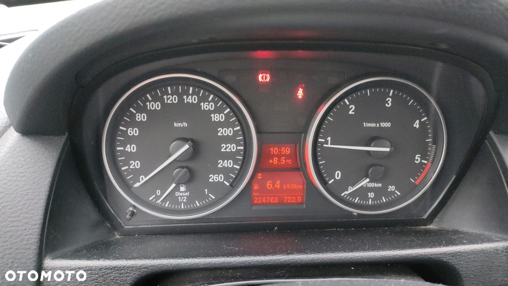 BMW X1 sDrive16d - 13