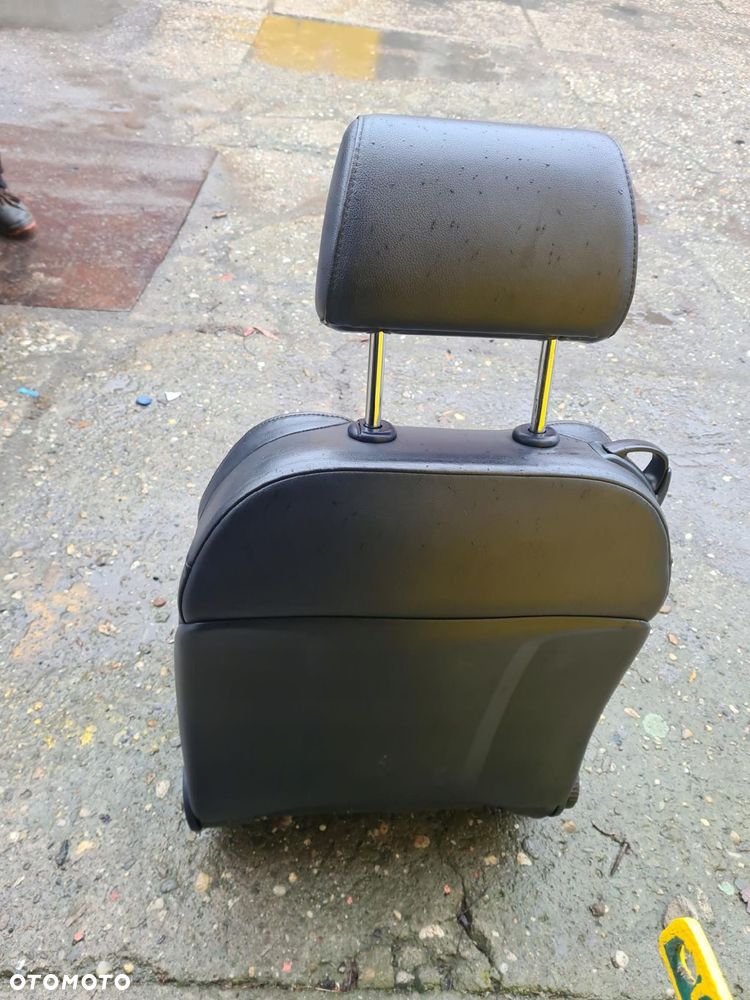 Fotel przedni prawy pasażera skóra Audi A3 8P 3D - 2