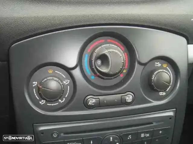 Renault Clio 1.2 16V Dynamique Luxe - 10