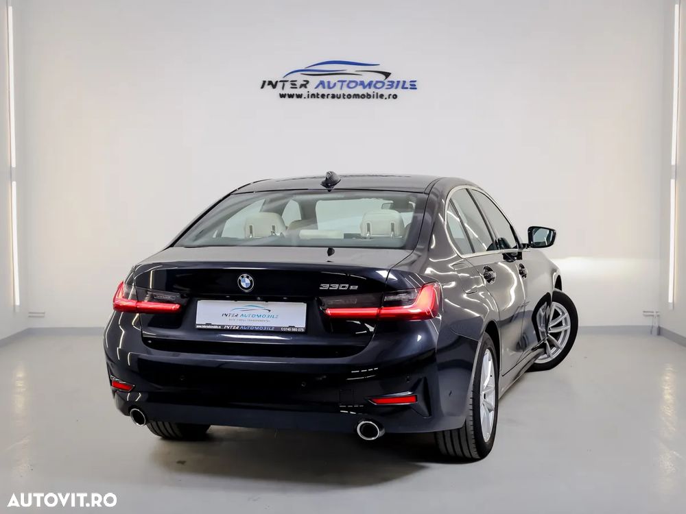 BMW Seria 3 320e AT PHEV - 12