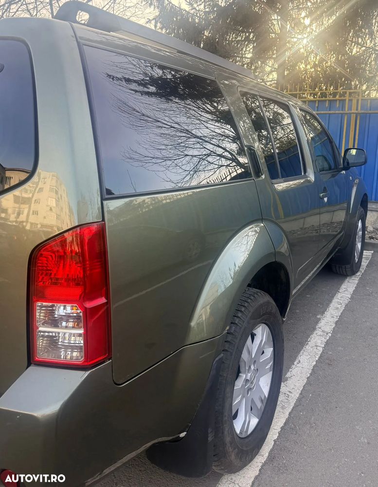 Nissan Pathfinder - 5