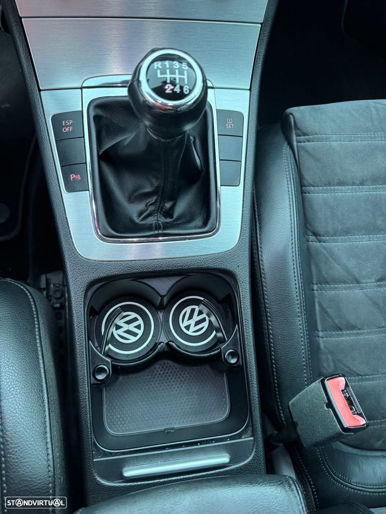 VW Passat Variant 2.0 TDI Highline - 26