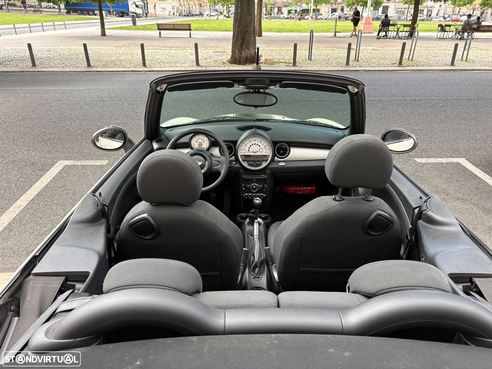 MINI Cabrio Cooper D - 14