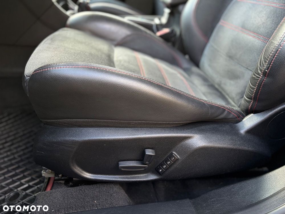 Ford Mondeo 2.0 EcoBoost Titanium S - 14