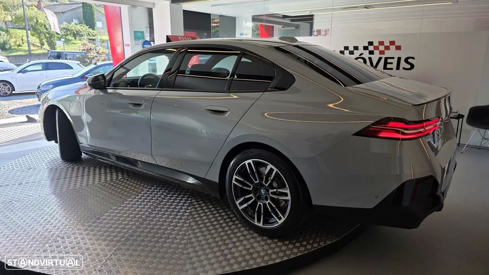 BMW 530 e Pack Desportivo M - 21