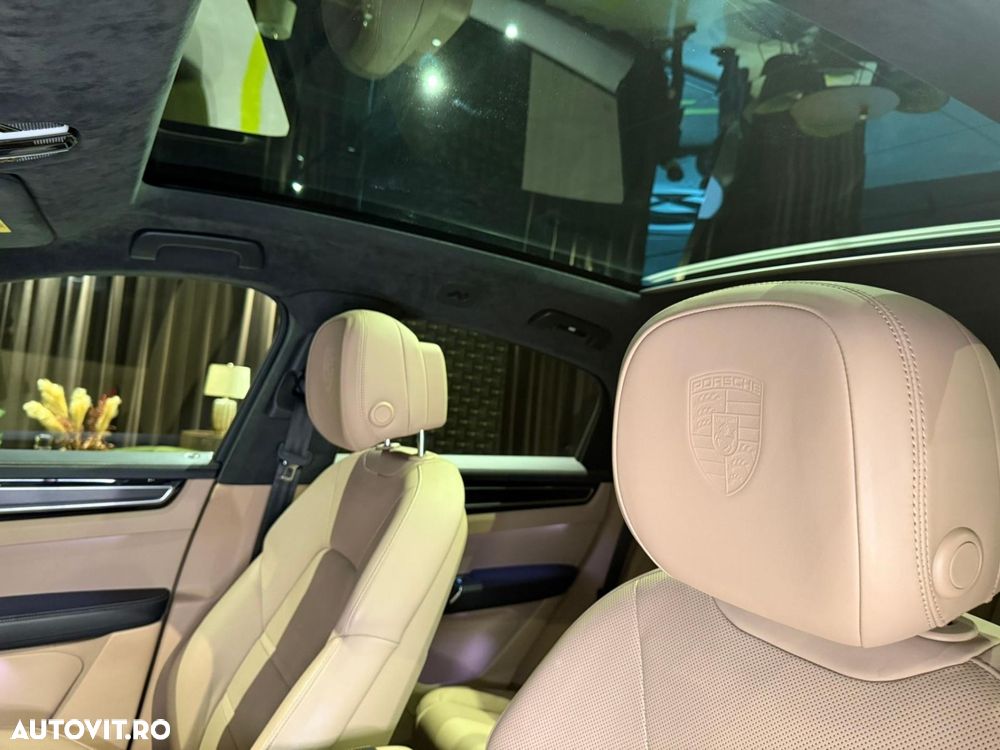 Porsche Cayenne Coupe GTS Tiptronic S - 17